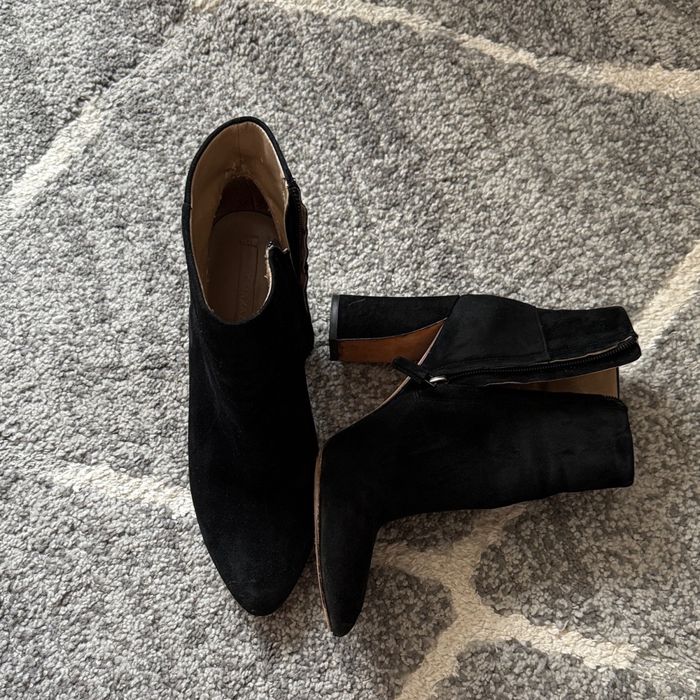 Vero Cuoio Black Ankle Booties